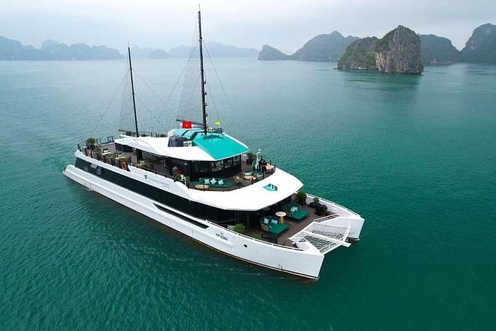 Luxury Catamaran Day Cruise from Hanoi to Halong & Lan Ha Bay photo 3