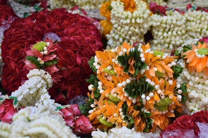 Bangkok Lotus Fields, Orchid Farm & Pak Khlong Talad Flower Market Day Tour photo 3