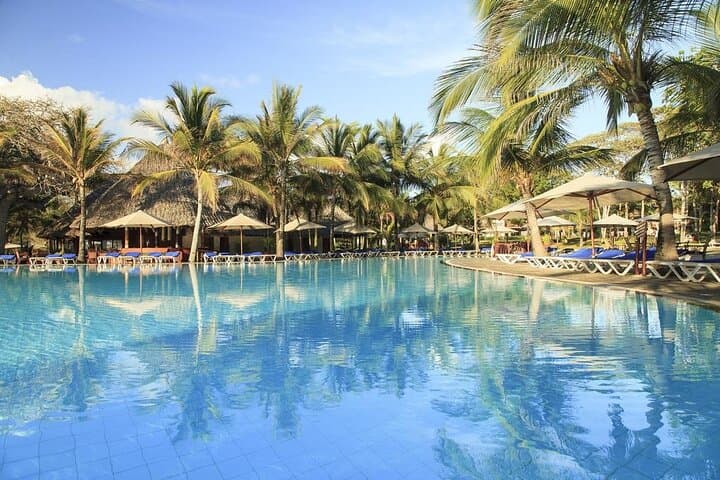 21-Day Kenya & Tanzania Safari, Kilimanjaro Machame Climb and Diani Beach Escape photo 4