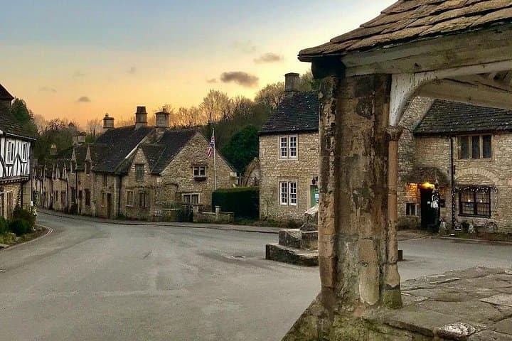 Private Tour of Stonehenge, Bath and Castle Combe — Day Trip from Bath photo 5