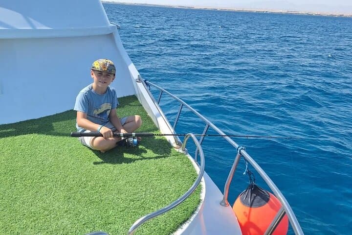 Hurghada Full-Day Fishing & Snorkeling Adventure with Lunch