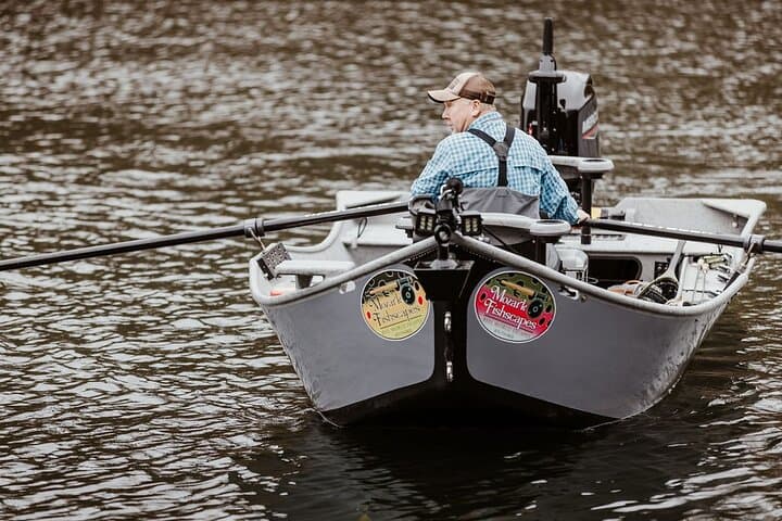 Full-Day Drift-Boat Fly Fishing on Lake Taneycomo — Guided Trophy Trout Trip photo 5