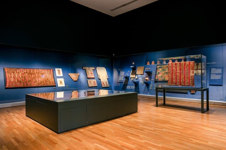 Private Curator-Led Tour and Champagne Salon at MALI, Lima photo 6