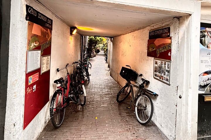 Amsterdam Historic Pub Walk: Canal-Side History and a Pint photo 5