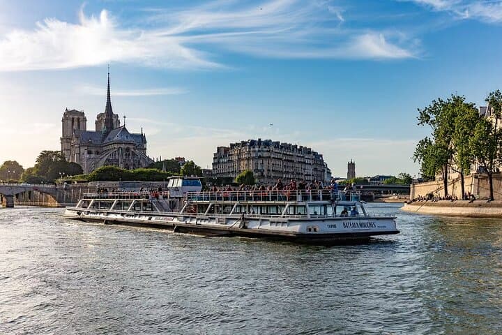 Seine River Cruise in Paris: 1-Hour Bateaux Mouches with Live Commentary photo 5