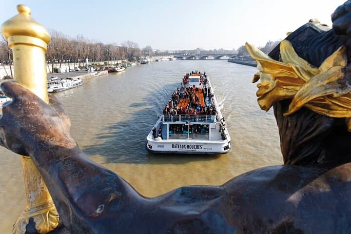 Seine River Cruise in Paris: 1-Hour Bateaux Mouches with Live Commentary photo 2