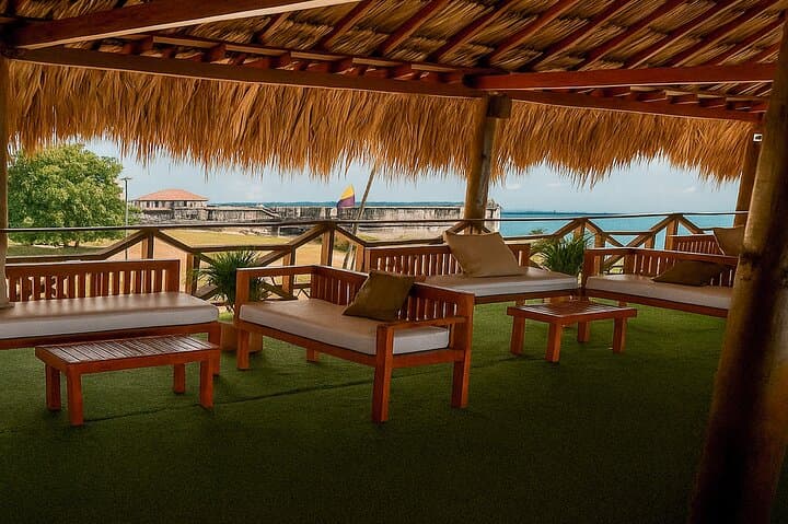 Tierra Bomba Day Trip: Fort San Fernando Walk and Playa Morena Beach Club Lunch