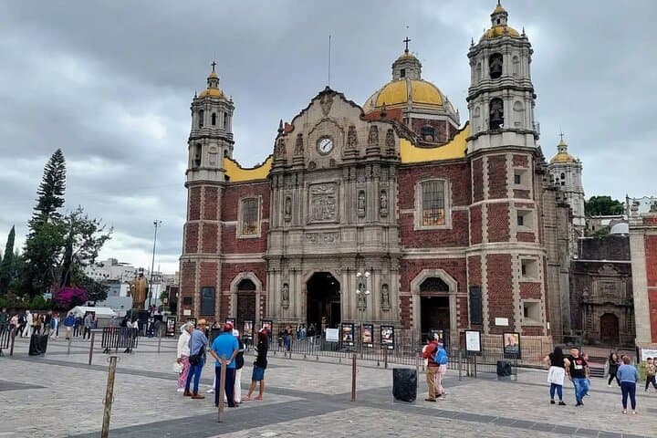 Teotihuacan and Basilica of Guadalupe: Private Day Tour from Mexico City
