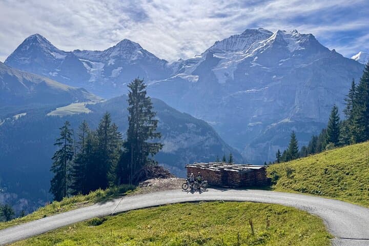 Lauterbrunnen E-Bike Tour: Trümmelbach Waterfalls & Mürren Views photo 5