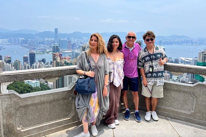 Hong Kong Private Storytelling Tour with a Master Guide — Full or Half Day