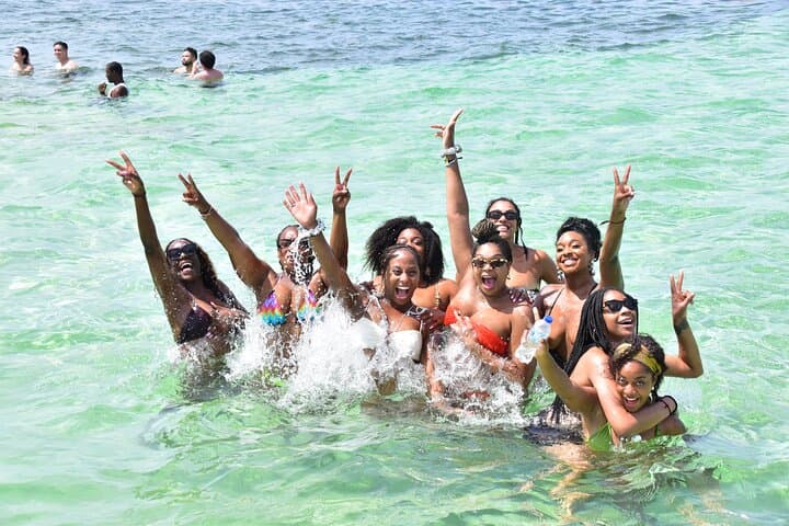 Hip Hop Party Boat Punta Cana — Open-Bar Catamaran to Natural Pool