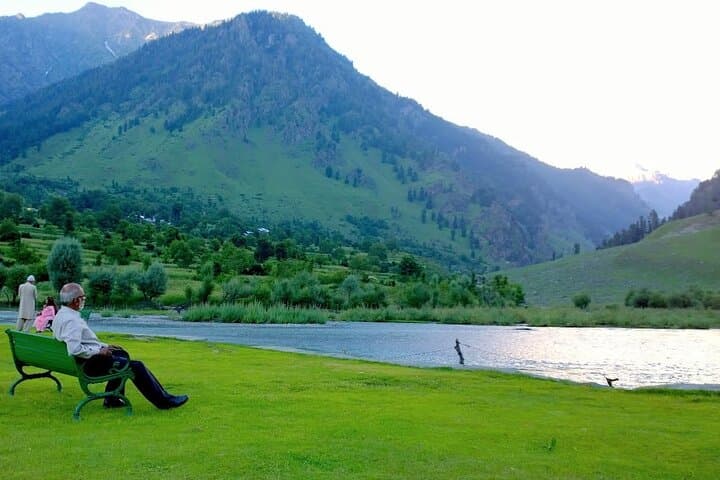 Exotic Kashmir Tour: 6-Day Srinagar, Pahalgam, Gulmarg & Sonmarg Itinerary photo 2
