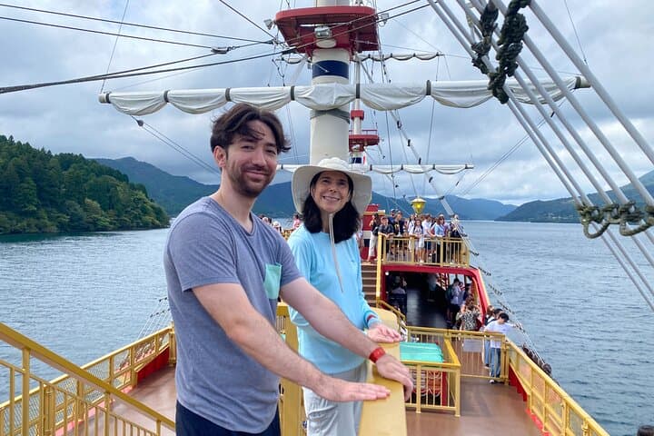 Hakone Private Custom Tour: Ropeway, Owakudani & Lake Ashi Cruise with Mt. Fuji Views