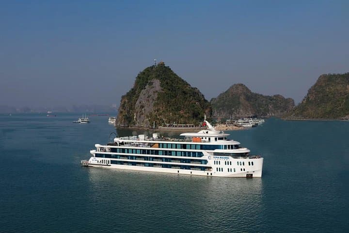Ha Long Bay Luxury Day Cruise on Luna: Pool, Caves & Gourmet Lunch photo 2