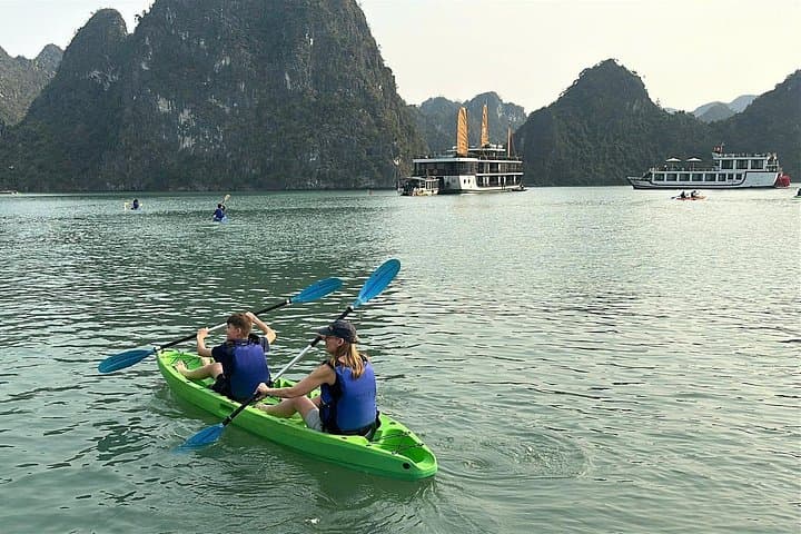 Luxury Ha Long and Lan Ha Bay 2-Day 5-Star Cruise from Hanoi photo 4
