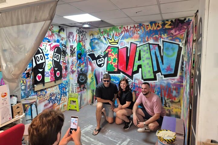 Valencia Graffiti Workshop & El Carmen E‑Bike Street Art Tour photo 2
