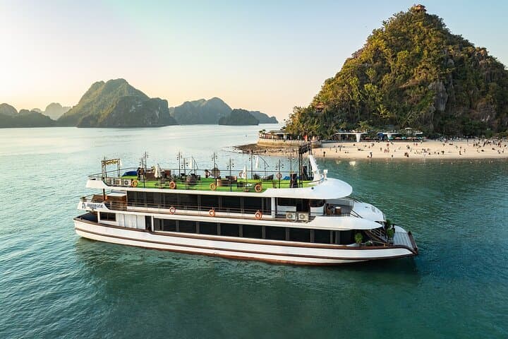 Luxury Ha Long Bay Day Cruise with Kayaking and Buffet from Hanoi photo 2