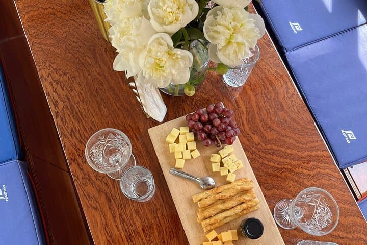 Amsterdam Cheese and Wine Canal Cruise: Gourmet Canal Tour through the UNESCO Canal Belt photo 2