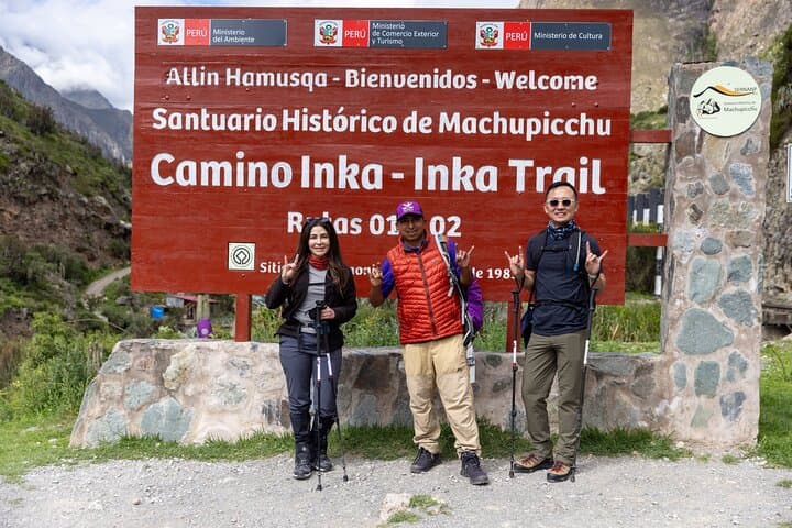 Classic Inca Trail 4-Day Trek to Machu Picchu with Panoramic Train