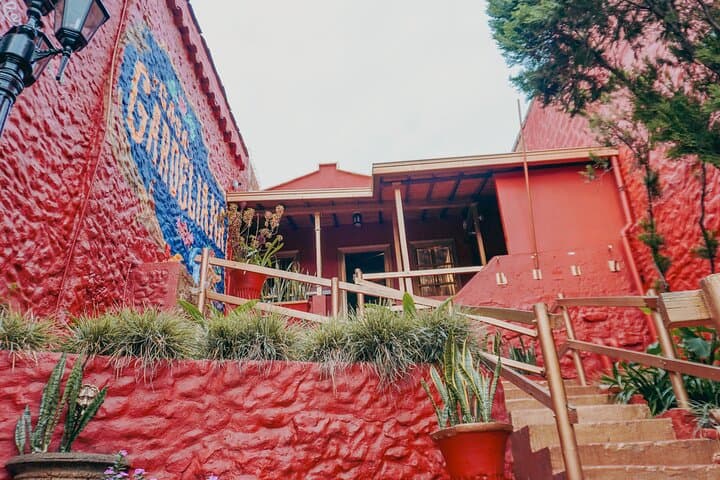 Manrique Barrio Dance Tour — Tango, Murals & Community Rhythm in Medellín photo 4