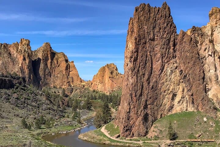 Smith Rock Beginner Rock Climbing Course: Full-Day Intro with Certified Guides photo 3
