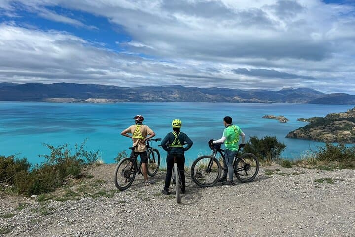 Patagonia Northern Southern Road: 10-Day Cycling Adventure from Puerto Montt to Coyhaique photo 2