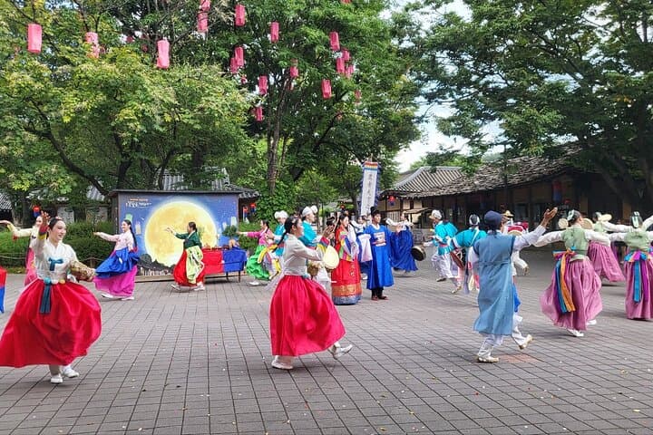 Korean Folk Village & Hwaseong Fortress Private Tour — Joseon Culture and Suwon Wall Walk