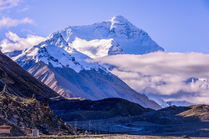 8-Day Lhasa to Everest Base Camp: Cultural Capitals, High Passes & Sunrise on Everest