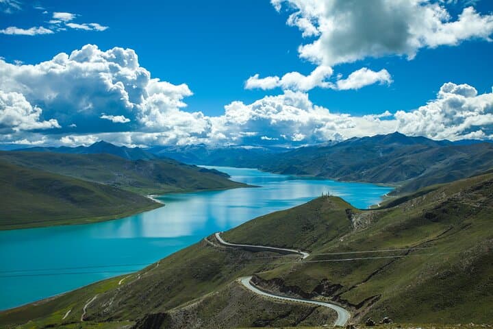 8-Day Lhasa to Everest Base Camp: Cultural Capitals, High Passes & Sunrise on Everest photo 4