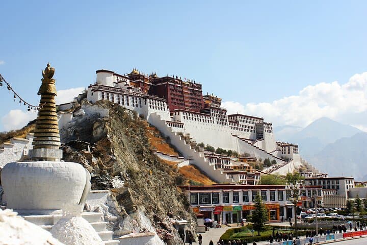 8-Day Lhasa to Everest Base Camp: Cultural Capitals, High Passes & Sunrise on Everest photo 5