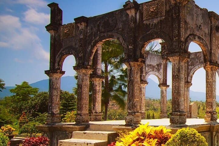 Eastern Bali Private Tour: Goa Lawah, Taman Ujung & Bias Tugel Beach (Full-Day)