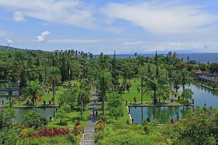 Eastern Bali Private Tour: Goa Lawah, Taman Ujung & Bias Tugel Beach (Full-Day) photo 2