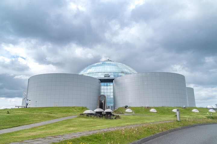Private Reykjavík Discovery: City Sights, Coast and Nature in One Day photo 5