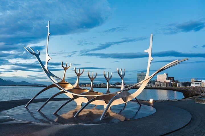 Private Reykjavík Discovery: City Sights, Coast and Nature in One Day photo 3