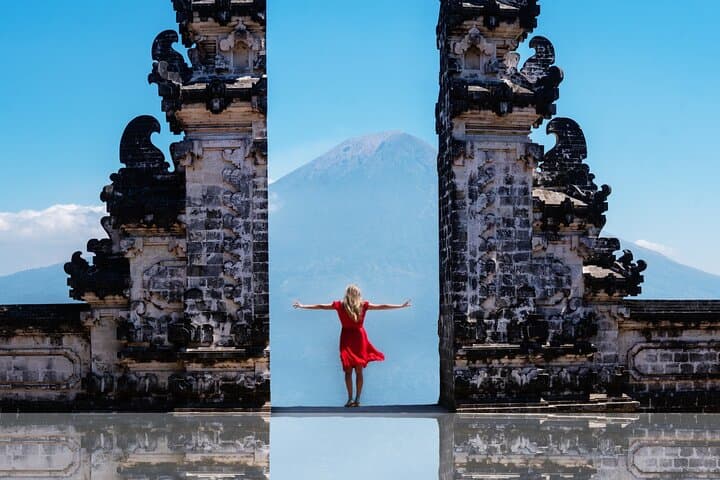 East Bali Lempuyang, Tirta Gangga & Temesi Waterfall — Full-Day Private Tour Guide