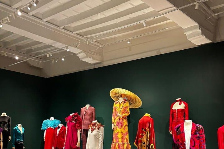 Florence Luxury Shopping Tour: Private Moda & Fashion Experience with Local Stylist photo 4