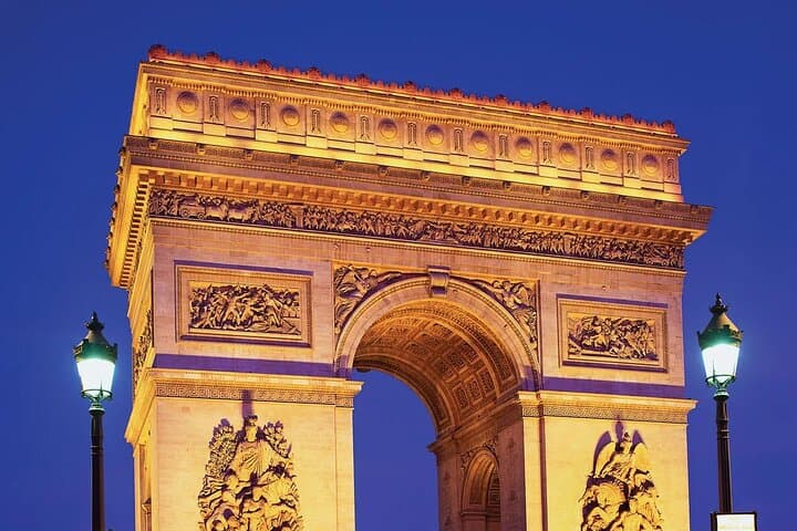 Paris Luxury Minivan City Tour with Audio Guide — Eiffel, Champs-Élysées & Arc de Triomphe photo 5