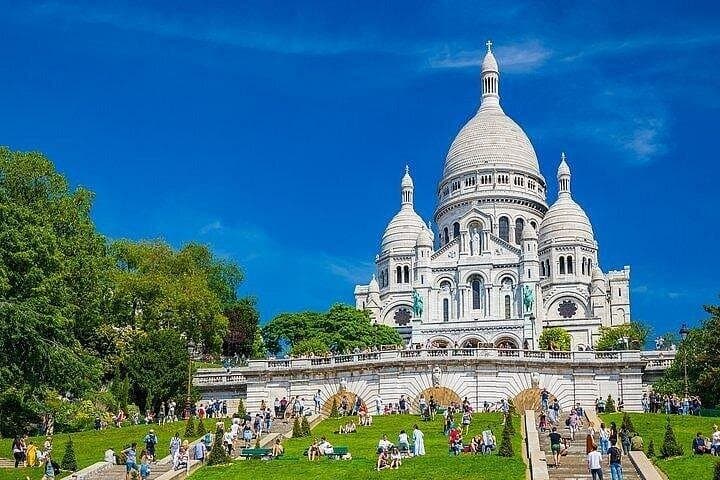 Paris Full-Day Private Chauffeur: 12-Hour Sedan or Van Tour of Landmarks photo 1