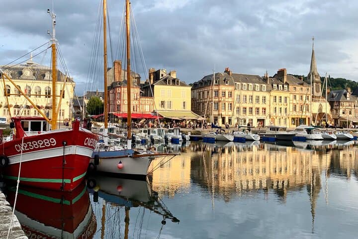 7-Day Normandy to Champagne: Normandy Beaches, Mont Saint-Michel & Wine Tour from Paris