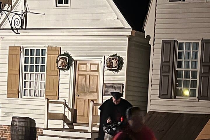 Williamsburg Spirits of Christmas Past: Lantern Ghost Tour in Colonial Williamsburg photo 3