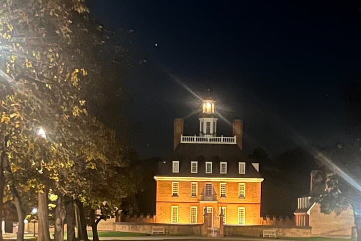 Williamsburg Spirits of Christmas Past: Lantern Ghost Tour in Colonial Williamsburg photo 4