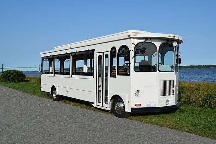 Newport Open-Air Trolley: Gilded Age Mansions, Cliff Walk & Ocean Drive photo 2