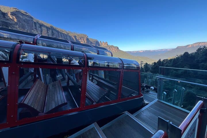 Blue Mountains private group day tour from Sydney: Three Sisters, waterfalls & local honey tasting
