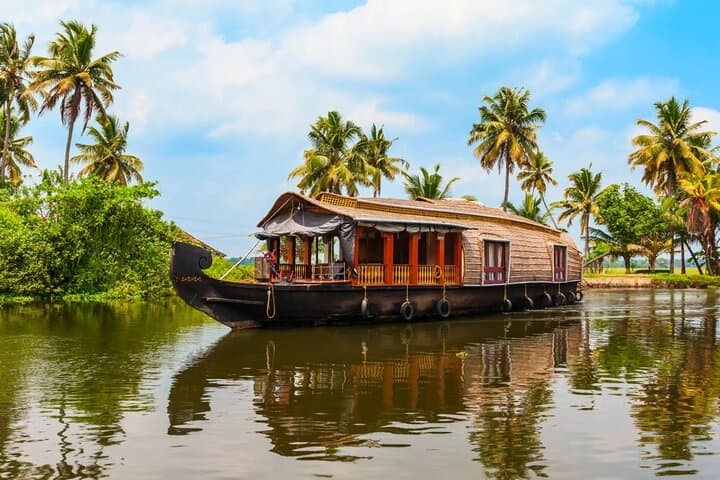 9 Day Kerala Private Tour Hills Houseboats Backwaters