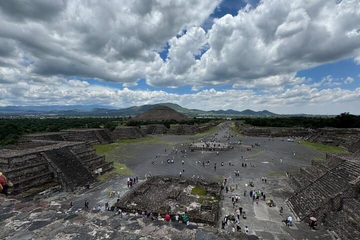 Teotihuacan Sunrise: Cave Breakfast, Gallery Visit & Pyramid Climb from CDMX photo 5