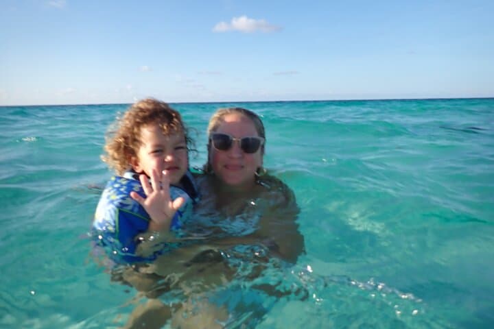 Private Stingray City & Starfish Point Tour — Grand Cayman Boat Excursion with Snacks photo 3