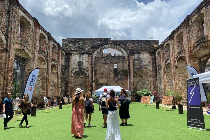 The Hull Experience: Casco Viejo Colonial Walking Tour in Panama City