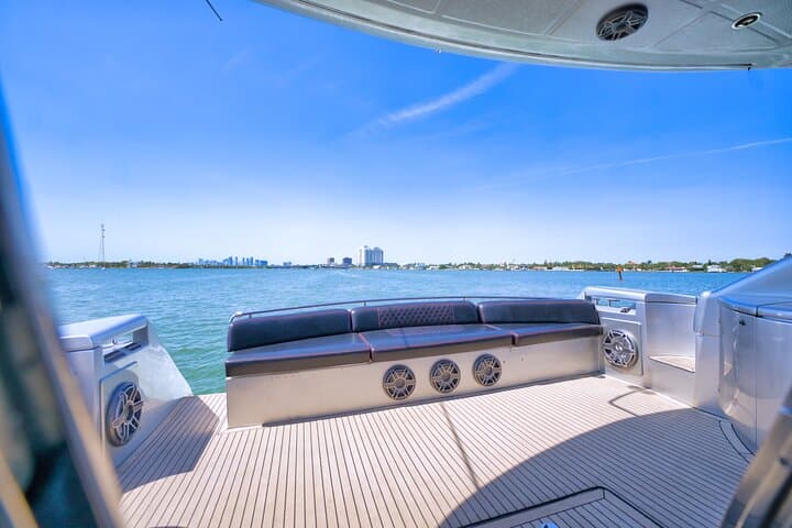 Private 62ft Pershing Yacht Charter in Biscayne Bay — Miami Luxury Cruise photo 6
