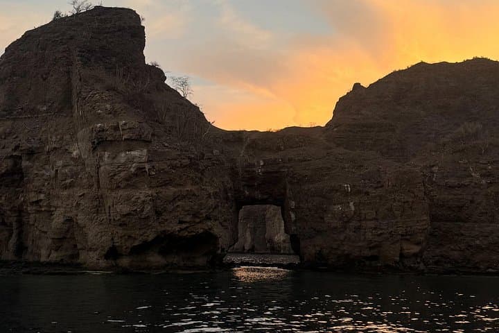 Island Hike & Snorkel: South Carmen and Danzante Adventure in Bahía de Loreto photo 3