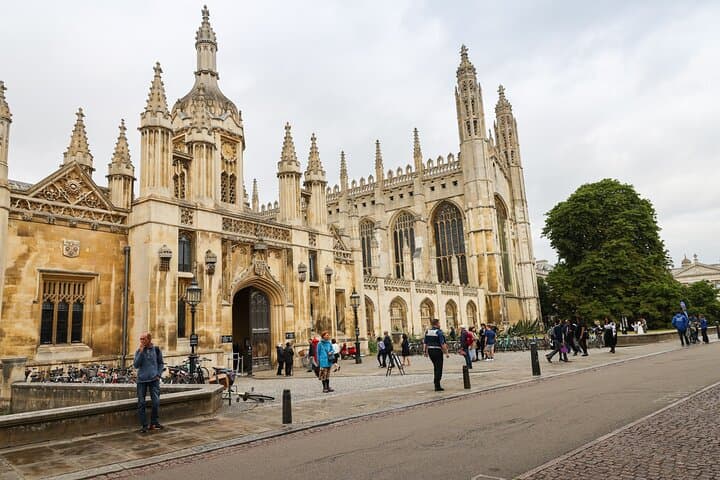 Cambridge Ghosts Self-Guided Audio Walking Tour with EMF Reader photo 3